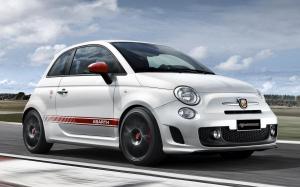 Abarth 595 Yamaha Factory Racing 2015 года